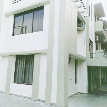 Hotel Akash Palace Noida Exterior foto