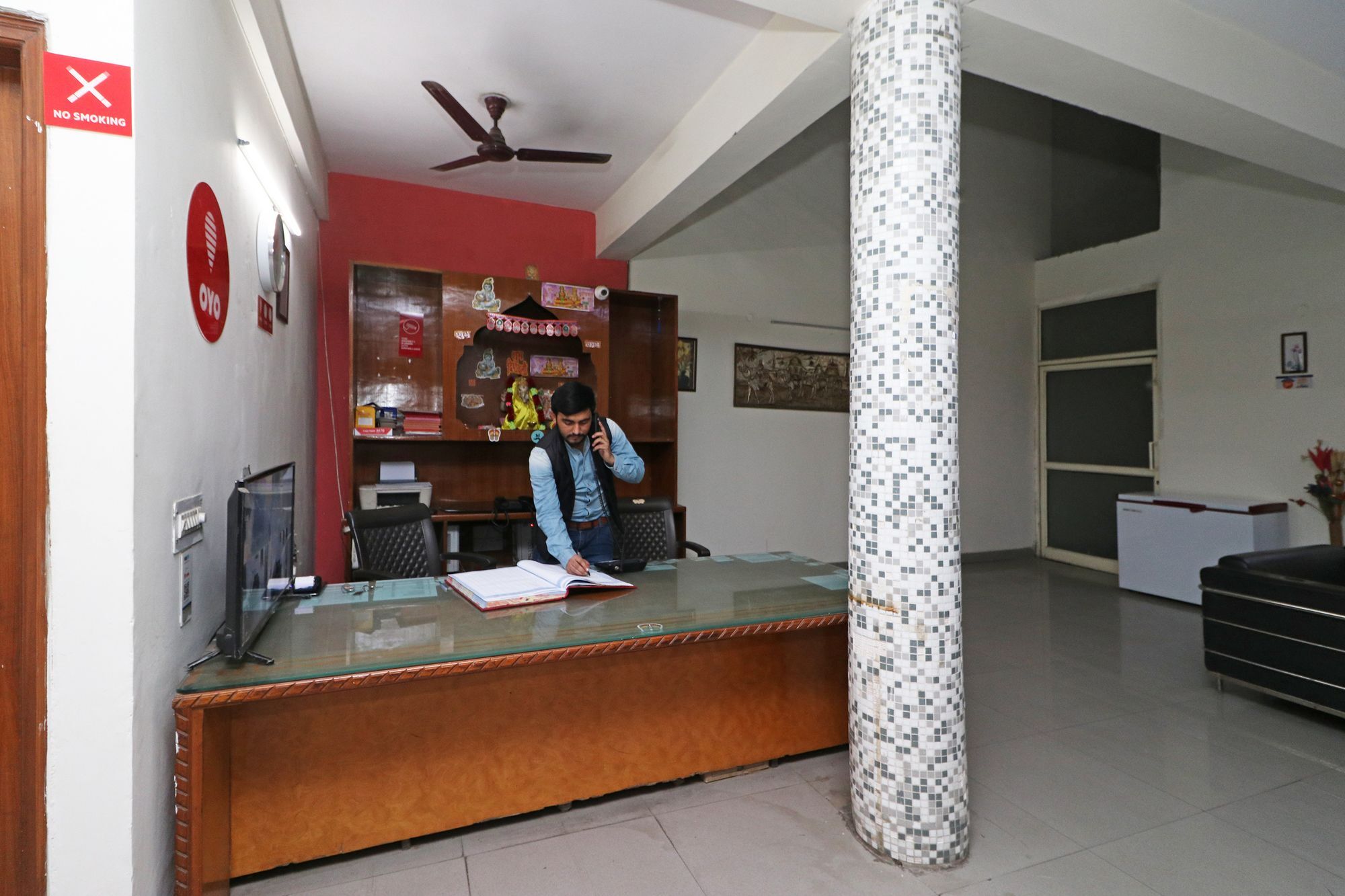 Hotel Akash Palace Noida Exterior foto